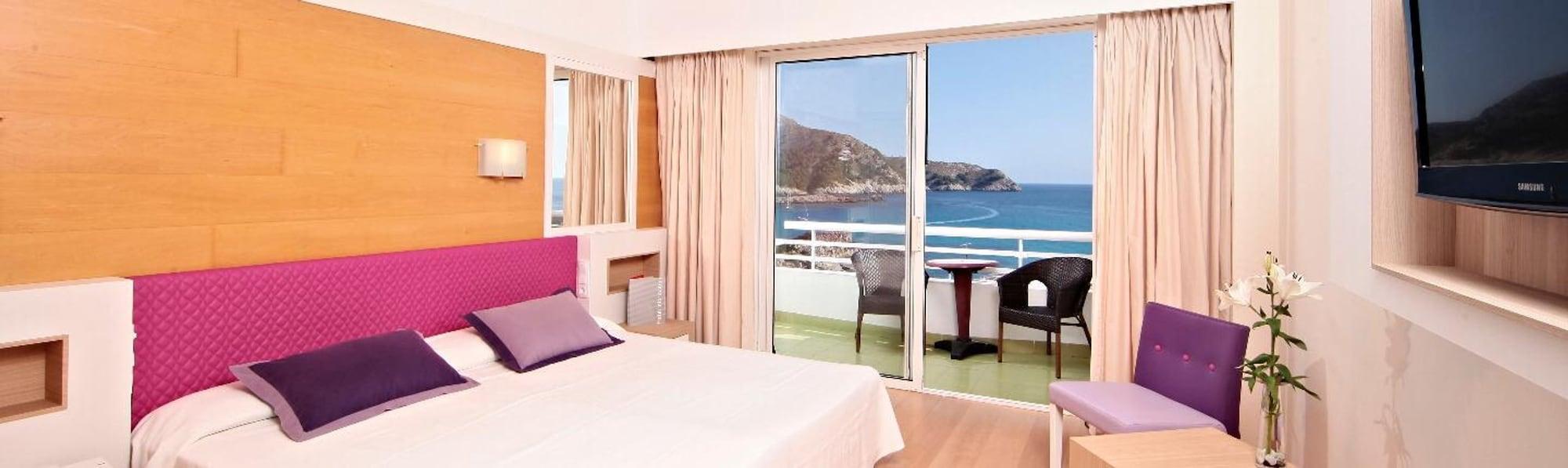 & S'entrador Playa 4*